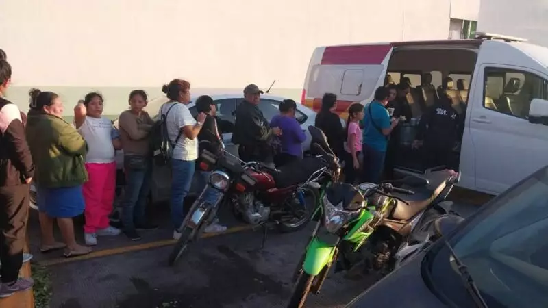 Guardia Estatal de Género entrega alimentos y bebidas calientes en hospital de Tampico