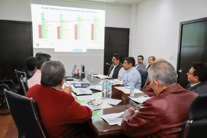 Evalúa SST acciones del programa de vacunación universal