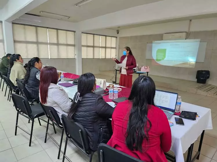 Capacita COBAT a docentes y directivos en Jornada de Acompañamiento