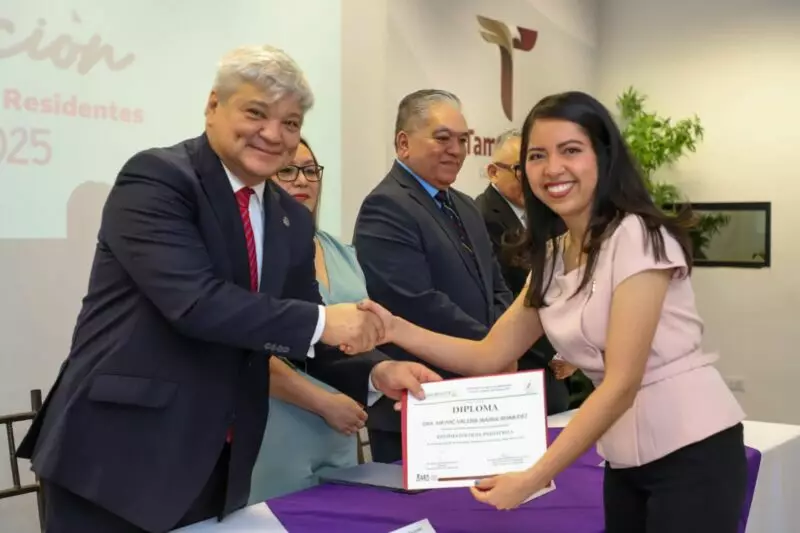 Egresan 23 nuevos especialistas del Hospital Infantil de Tamaulipas