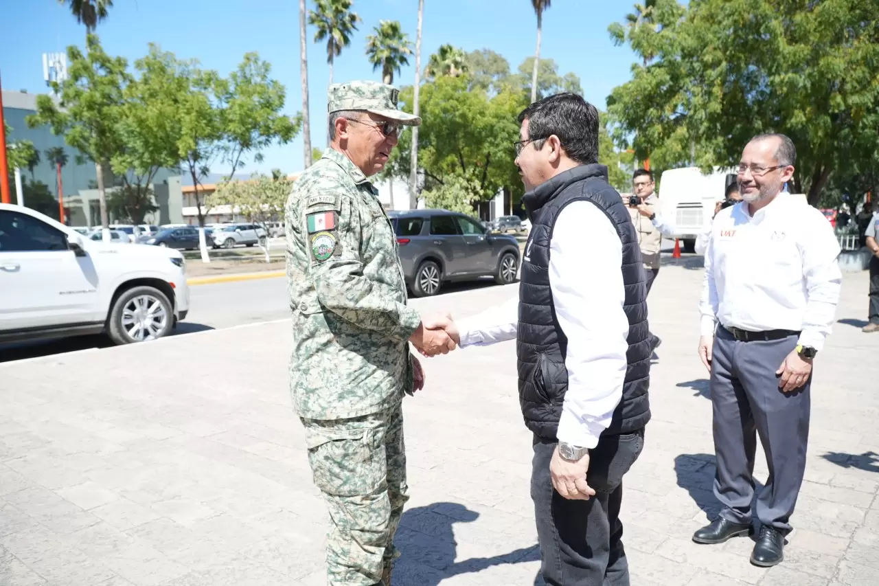 El Gral. Enrique García Jaramillo da conferencia en la UAT sobre seguridad nacional