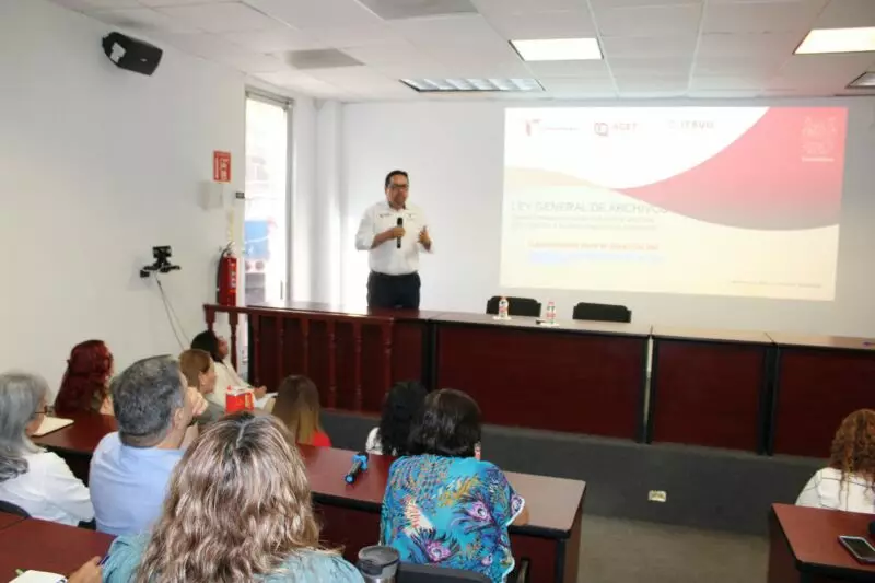 Avanza ITAVU en digitalización y protección de archivo histórico