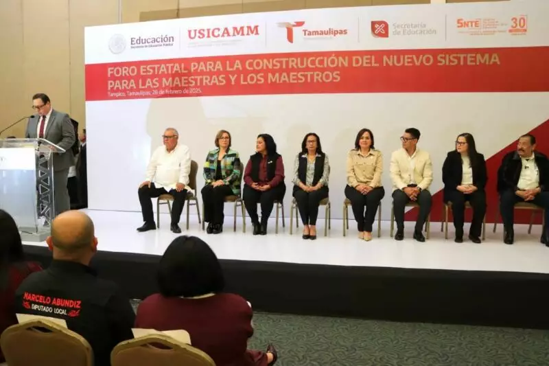 Intercambian docentes ideas y propuestas para construir el nuevo sistema magisterial