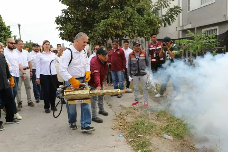 Intensifica Salud estrategia de eliminación de criaderos y plan de contención contra el dengue