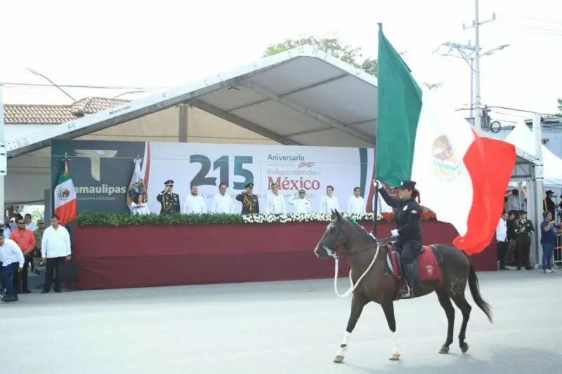 Encabeza Américo desfile cívico-militar: Tamaulipas celebra las Fiestas Patrias en paz