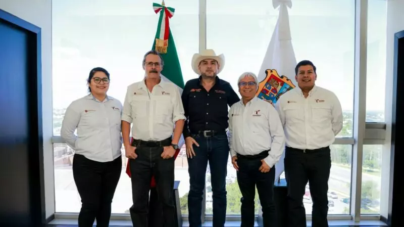 Recorre SEDENER municipios para concretar la electrificación al 100%