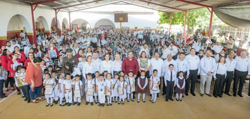 Arranca ciclo escolar 2025-2026 en Tamaulipas con entrega de útiles, uniformes y libros de texto