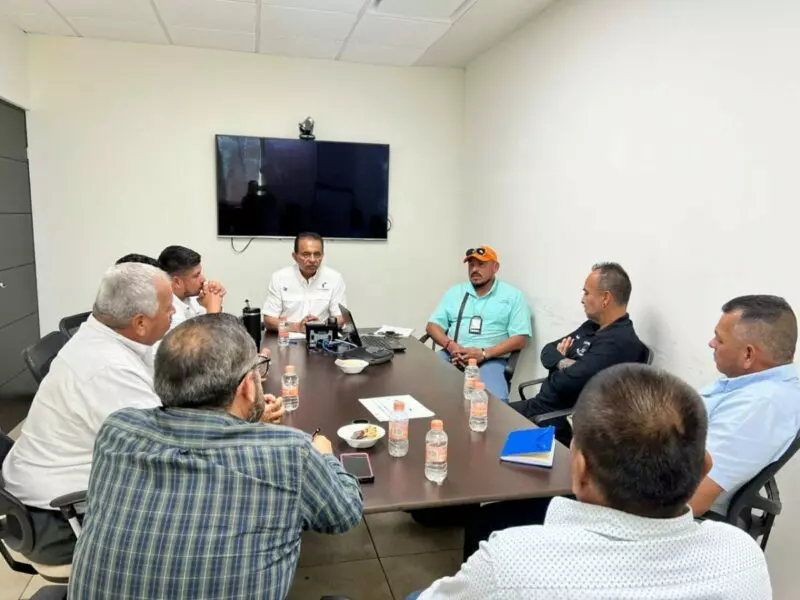 Avanzan acuerdos para fortalecer pesca legal y ordenada en Playa Bagdad