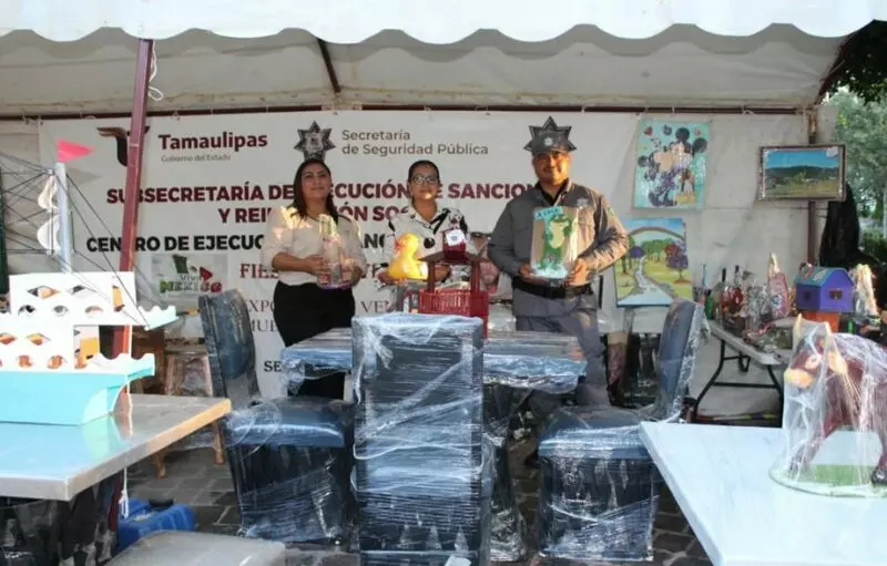 Promueve CEDES Matamoros muebles y artesanías con expo-venta “fiestas patrias”